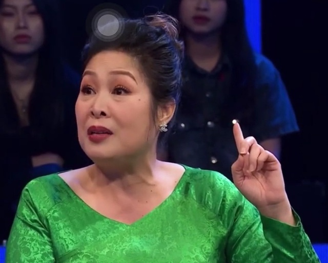 NSND Hồng Vân: "Tôi phải nghĩ cách đưa thi thể Anh Vũ từ Mỹ về Việt Nam, đêm đó khủng khiếp nhất"- Ảnh 1. NSND Hồng Vân: "Tôi phải nghĩ cách đưa thi thể Anh Vũ từ Mỹ về Việt Nam, đêm đó khủng khiếp nhất"- Ảnh 1.