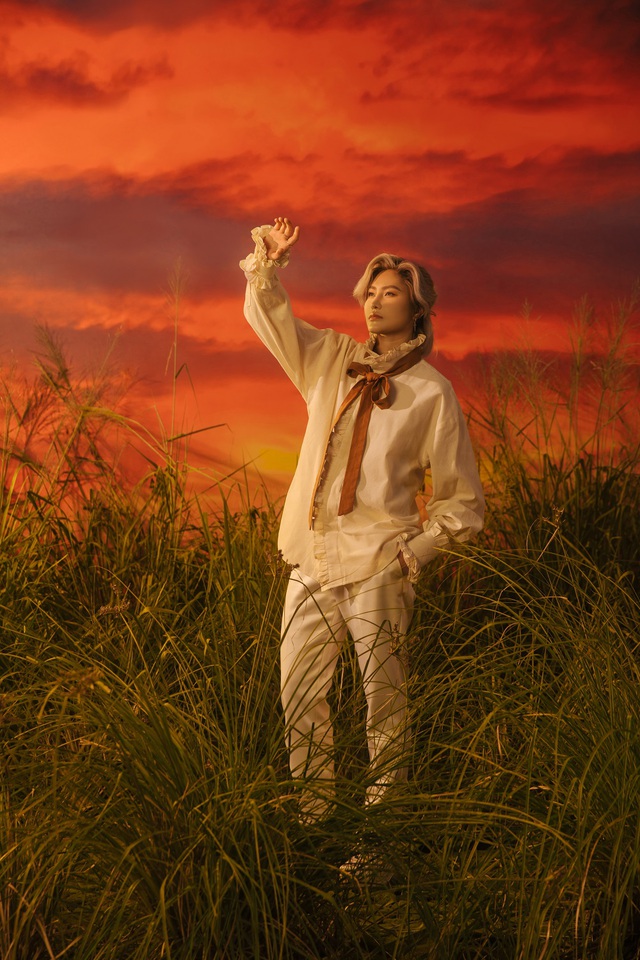 Vicky Nhung "bắt tay" Đông Thiên Đức ra MV đậm chất điện ảnh- Ảnh 1. Vicky Nhung "bắt tay" Đông Thiên Đức ra MV đậm chất điện ảnh- Ảnh 1.
