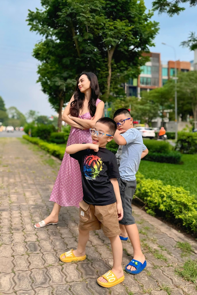 Hai quý tử nhà "đạo diễn trăm tỷ" và phú bà Vbiz: Có tên cực ấn tượng, 5 tuổi đã sở hữu khả năng khiến ai cũng ngạc nhiên- Ảnh 5. Hai quý tử nhà "đạo diễn trăm tỷ" và phú bà Vbiz: Có tên cực ấn tượng, 5 tuổi đã sở hữu khả năng khiến ai cũng ngạc nhiên- Ảnh 5.