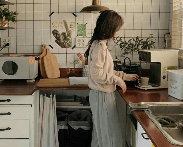 Chồng vừa lười vừa không có chí tiến thủ để vợ bạc mặt nuôi cả nhà, nhưng khi biết tôi có 4 mảnh đất riêng thì giãy nảy lên đòi đứng tên chung cho bằng được- Ảnh 1. Chồng vừa lười vừa không có chí tiến thủ để vợ bạc mặt nuôi cả nhà, nhưng khi biết tôi có 4 mảnh đất riêng thì giãy nảy lên đòi đứng tên chung cho bằng được- Ảnh 1.
