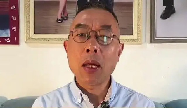 Chi hơn 4 tỷ đồng, mất 22 năm để tìm con trai mất tích, đến khi đoàn tụ người cha bị con từ chối vì lý do rất đáng buồn- Ảnh 1. Chi hơn 4 tỷ đồng, mất 22 năm để tìm con trai mất tích, đến khi đoàn tụ người cha bị con từ chối vì lý do rất đáng buồn- Ảnh 1.