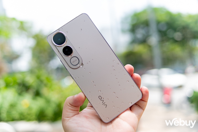 Đẹp thôi chưa đủ, chiếc điện thoại này của vivo có khả năng sạc nhanh nhất trong tầm giá dưới 9 triệu đồng- Ảnh 16. Đẹp thôi chưa đủ, chiếc điện thoại này của vivo có khả năng sạc nhanh nhất trong tầm giá dưới 9 triệu đồng- Ảnh 16.
