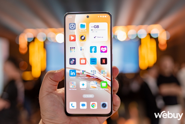 Cận cảnh realme 14 Series: Thiết kế tương lai, pin khủng 6000 mAh, dùng Snapdragon 6 Gen 4, giá chỉ hơn 8 triệu- Ảnh 7. Cận cảnh realme 14 Series: Thiết kế tương lai, pin khủng 6000 mAh, dùng Snapdragon 6 Gen 4, giá chỉ hơn 8 triệu- Ảnh 7.