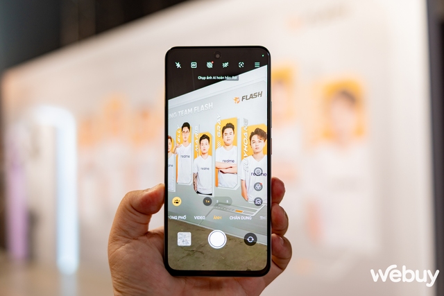Cận cảnh realme 14 Series: Thiết kế tương lai, pin khủng 6000 mAh, dùng Snapdragon 6 Gen 4, giá chỉ hơn 8 triệu- Ảnh 10. Cận cảnh realme 14 Series: Thiết kế tương lai, pin khủng 6000 mAh, dùng Snapdragon 6 Gen 4, giá chỉ hơn 8 triệu- Ảnh 10.