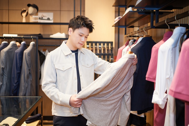 Một thương hiệu thời trang khai trương cửa hàng tại Hà Nội: Diễn viên Bình An lịch lãm, Á hậu Dương Tú Anh hoá thân thành quý cô quyến rũ!- Ảnh 3. Một thương hiệu thời trang khai trương cửa hàng tại Hà Nội: Diễn viên Bình An lịch lãm, Á hậu Dương Tú Anh hoá thân thành quý cô quyến rũ!- Ảnh 3.