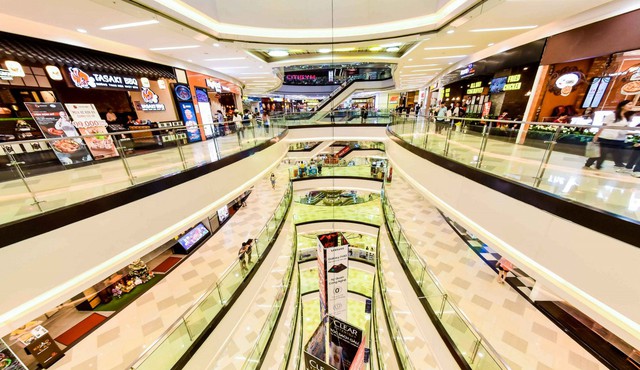 Vạn Hạnh Mall thông báo sẽ làm ngay một việc sau vụ nam thanh niên nhảy lầu tự tử- Ảnh 2. Vạn Hạnh Mall thông báo sẽ làm ngay một việc sau vụ nam thanh niên nhảy lầu tự tử- Ảnh 2.
