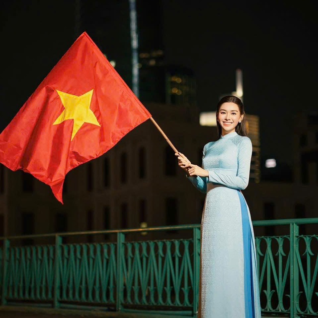 Hoa hậu Thanh Thủy, Hoàng Thuỳ Linh cùng dàn sao mặc áo dài mừng Đại lễ 30/4- Ảnh 3. Hoa hậu Thanh Thủy, Hoàng Thuỳ Linh cùng dàn sao mặc áo dài mừng Đại lễ 30/4- Ảnh 3.