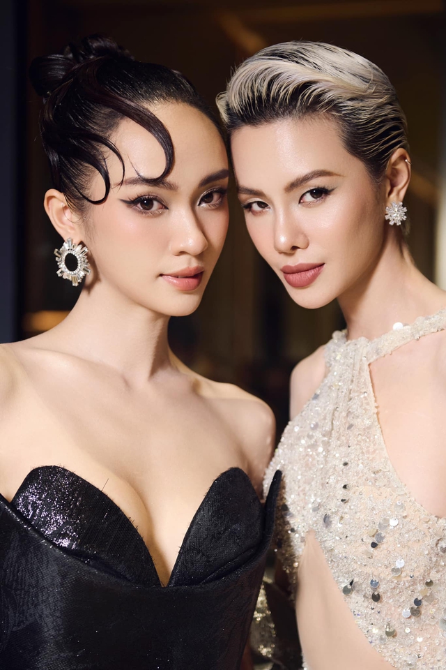 Á hậu Vbiz vướng tin hẹn hò đồng giới đã bí mật kết hôn?- Ảnh 4. Á hậu Vbiz vướng tin hẹn hò đồng giới đã bí mật kết hôn?- Ảnh 4.