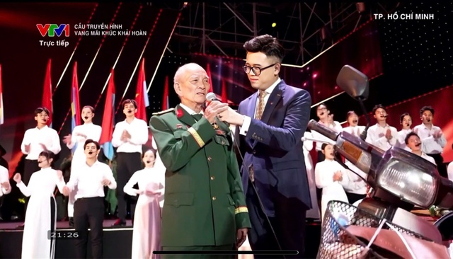 Khoảnh khắc xúc động của cựu chiến binh Trần Văn Thanh được MC Đức Bảo kể lại trên sóng truyền hình- Ảnh 1. Khoảnh khắc xúc động của cựu chiến binh Trần Văn Thanh được MC Đức Bảo kể lại trên sóng truyền hình- Ảnh 1.