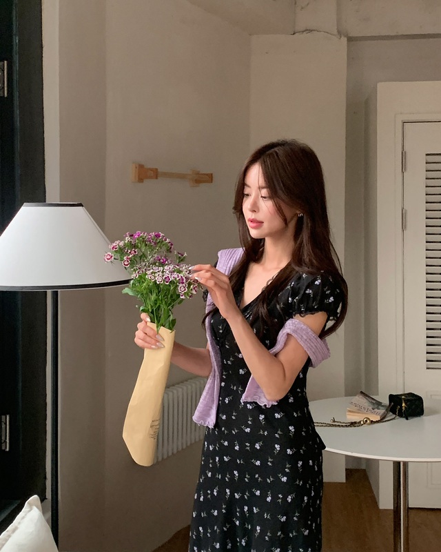 Người sành điệu sẽ phối trang phục họa tiết như thế này để đẹp xuất sắc- Ảnh 10. Người sành điệu sẽ phối trang phục họa tiết như thế này để đẹp xuất sắc- Ảnh 10.