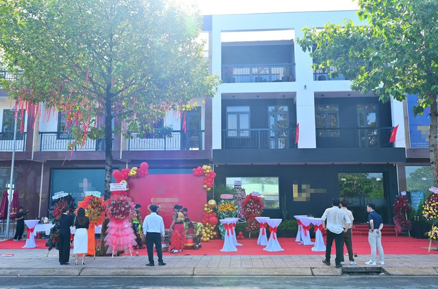 Nam nghệ sĩ sở hữu biệt thự mặt tiền ở TP.HCM, mua thêm 2 căn nhà mới ở Đồng Nai làm hồi môn cho con- Ảnh 6. Nam nghệ sĩ sở hữu biệt thự mặt tiền ở TP.HCM, mua thêm 2 căn nhà mới ở Đồng Nai làm hồi môn cho con- Ảnh 6.