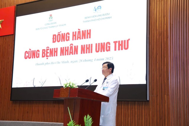 Lan tỏa yêu thương: Thành Ủy TP.HCM đồng hành cùng Bệnh viện Ung Bướu- Ảnh 2.