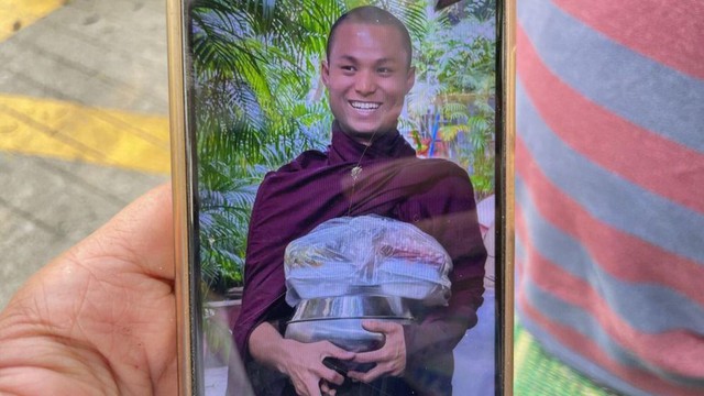 Vợ chồng ôm chặt nhau dưới lớp bê tông vỡ, những đứa trẻ mất cả bố lẫn mẹ: Myanmar oằn mình giữa tiếng khóc nghẹn và những cái chết không lời từ biệt- Ảnh 3.