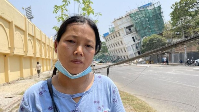 Vợ chồng ôm chặt nhau dưới lớp bê tông vỡ, những đứa trẻ mất cả bố lẫn mẹ: Myanmar oằn mình giữa tiếng khóc nghẹn và những cái chết không lời từ biệt- Ảnh 1.