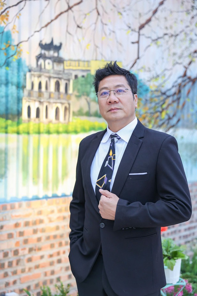 NSND Quốc Hưng xúc động khi được hát mở màn tại Đại lễ 30/4, trước hàng vạn quân dân- Ảnh 5.