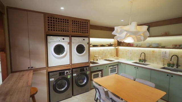 Bên trong nhà mới 7 tầng 30 tỷ đồng của admin Nghiện Nhà, riêng góc trưng bày đã hơn 1 tỷ đồng- Ảnh 2. Bên trong nhà mới 7 tầng 30 tỷ đồng của admin Nghiện Nhà, riêng góc trưng bày đã hơn 1 tỷ đồng- Ảnh 2.