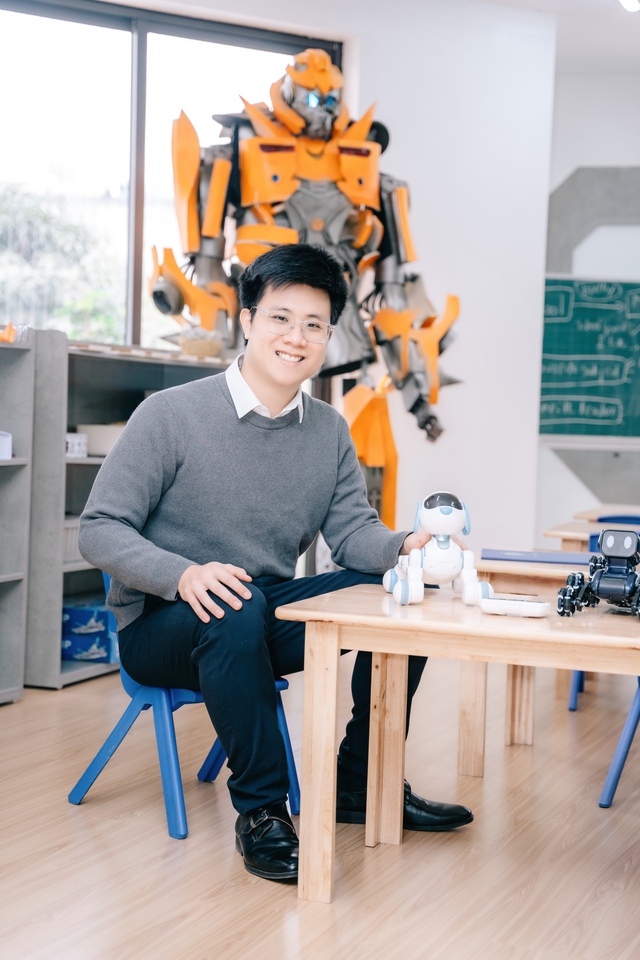 Thầy giáo mầm non có profile khủng: Từng du học Mỹ rồi về nước làm kỹ sư dữ liệu, nói 1 câu quá thấm về "định kiến giới"!- Ảnh 1. Thầy giáo mầm non có profile khủng: Từng du học Mỹ rồi về nước làm kỹ sư dữ liệu, nói 1 câu quá thấm về "định kiến giới"!- Ảnh 1.
