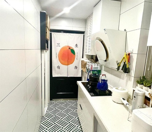 Giá nhà tăng vượt mặt, cô gái vay nợ mua căn hộ 24m2, nói một câu khiến nhiều người bật khóc: "Tôi muốn có chốn đi về!"- Ảnh 2. Giá nhà tăng vượt mặt, cô gái vay nợ mua căn hộ 24m2, nói một câu khiến nhiều người bật khóc: "Tôi muốn có chốn đi về!"- Ảnh 2.