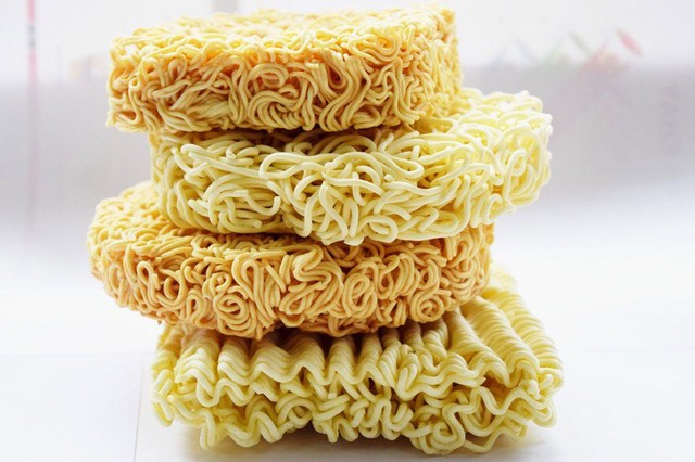 Bác sĩ cảnh báo: 5 loại đồ ăn vặt chứa cả “kho phụ gia”, hạn chế sử dụng nếu muốn sống lâu- Ảnh 1. Bác sĩ cảnh báo: 5 loại đồ ăn vặt chứa cả “kho phụ gia”, hạn chế sử dụng nếu muốn sống lâu- Ảnh 1.