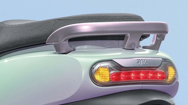 SYM ra mắt mẫu xe tay ga ho&agrave;n to&agrave;n mới, ngoại h&igrave;nh cực dễ thương, thực dụng nhưng lại g&acirc;y tranh c&atilde;i v&igrave; c&aacute;i t&ecirc;n kỳ quặc- Ảnh 6.