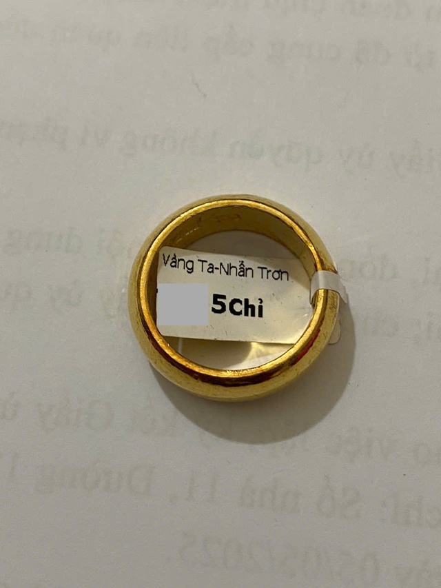 “Thế hệ cợt nhả” mê mua vàng tặng mẹ- Ảnh 1.