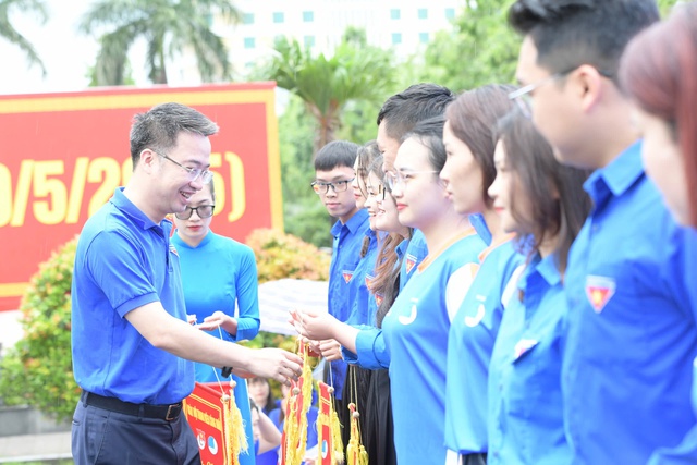 Sôi động Ngày hội “Thanh niên công nhân – Lan tỏa năng lượng tích cực” - Ảnh 1. Sôi động Ngày hội “Thanh niên công nhân – Lan tỏa năng lượng tích cực” - Ảnh 1.