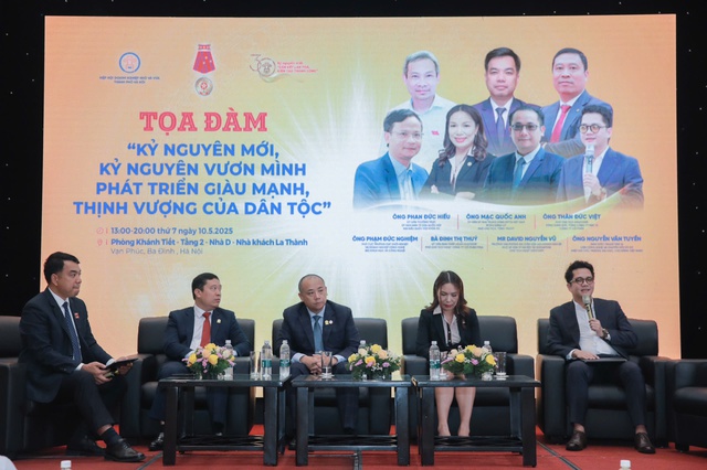 Tọa đàm với chủ đề "Kỷ nguyên mới - Kỷ nguyên vươn mình phát triển giàu mạnh, thịnh vượng của dân tộc". Tọa đàm với chủ đề "Kỷ nguyên mới - Kỷ nguyên vươn mình phát triển giàu mạnh, thịnh vượng của dân tộc".