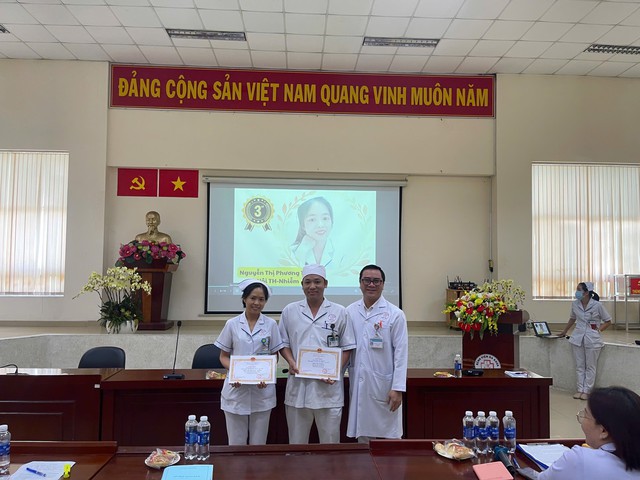 Bệnh viện Quận Bình Tân tổ chức thành công Hội thi Đánh giá năng lực Điều dưỡng – Hộ sinh – Kỹ thuật y 2025- Ảnh 4. Bệnh viện Quận Bình Tân tổ chức thành công Hội thi Đánh giá năng lực Điều dưỡng – Hộ sinh – Kỹ thuật y 2025- Ảnh 4.
