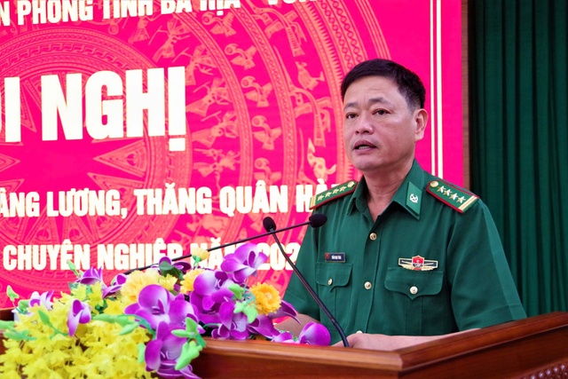Trao quyết định nâng lương, thăng quân hàm Quân nhân chuyên nghiệp năm 2025- Ảnh 2. Trao quyết định nâng lương, thăng quân hàm Quân nhân chuyên nghiệp năm 2025- Ảnh 2.