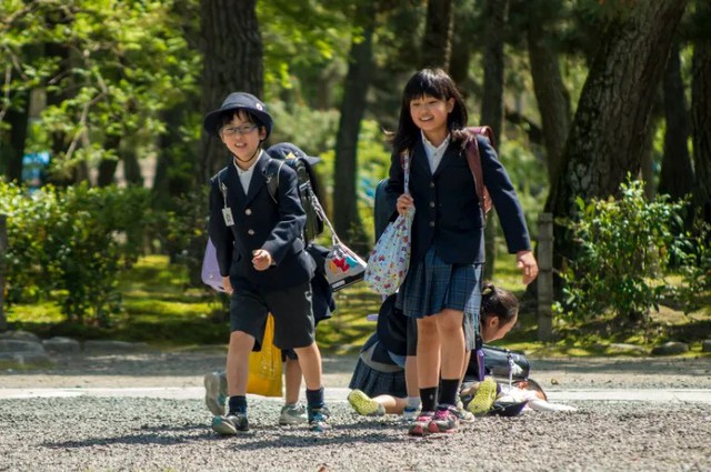 Dạy con hay như người Nhật: Triết lý giáo dục sâu sắc đằng sau việc cho trẻ tự đi học - "Mục đích của giáo dục là tạo ra những con người có thể sống tự lập"- Ảnh 3.