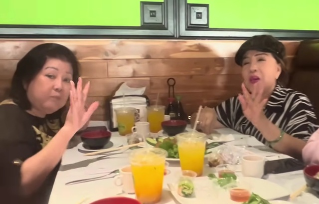 NSND Lệ Thủy sang Mỹ, một đàn em giàu có liền mời ăn: "Tôi áy náy tới tận bây giờ"- Ảnh 1. NSND Lệ Thủy sang Mỹ, một đàn em giàu có liền mời ăn: "Tôi áy náy tới tận bây giờ"- Ảnh 1.