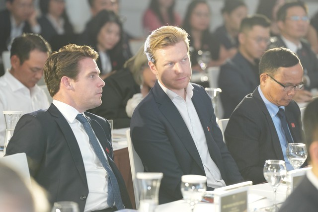 Rất nhiều khách mời, đối tác nước ngoài cũng tham dự chương trình lễ công bố. Rất nhiều khách mời, đối tác nước ngoài cũng tham dự chương trình lễ công bố.
