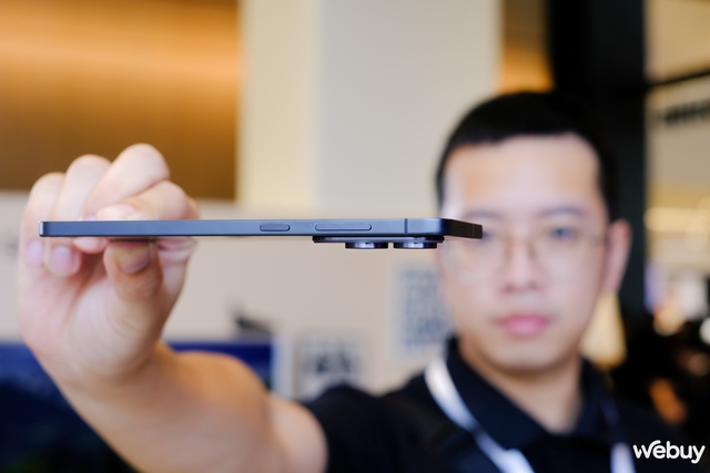 Samsung phủ nhận tin đồn Galaxy S25 Edge "copy" iPhone 17 Air- Ảnh 1. Samsung phủ nhận tin đồn Galaxy S25 Edge "copy" iPhone 17 Air- Ảnh 1.