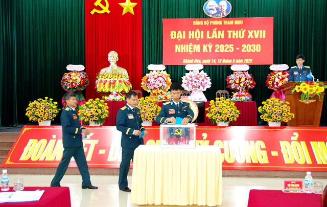 Đại hội bỏ phiếu bầu Ban Chấp hành Đảng bộ Phòng Tham mưu nhiệm kỳ 2025 - 2030 Đại hội bỏ phiếu bầu Ban Chấp hành Đảng bộ Phòng Tham mưu nhiệm kỳ 2025 - 2030
