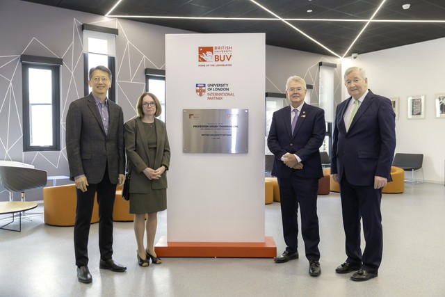 Gần đây, Đại học London trao danh hiệu "Đối tác Quốc tế" cho Trường Đại học Anh Quốc Việt Nam (BUV). Gần đây, Đại học London trao danh hiệu "Đối tác Quốc tế" cho Trường Đại học Anh Quốc Việt Nam (BUV).