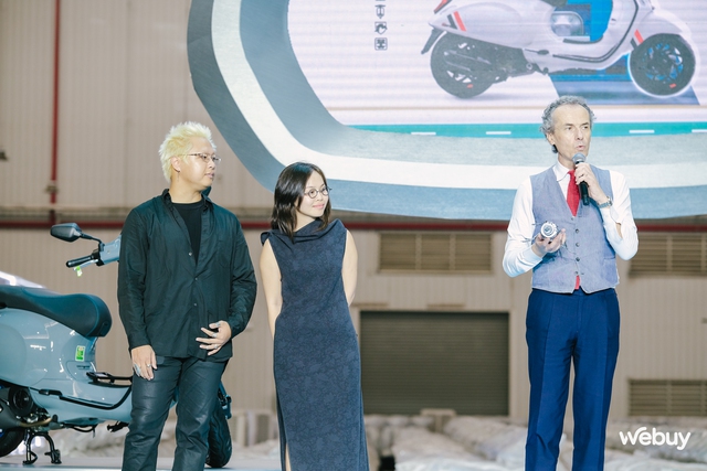 Vespa Primavera & Sprint 2025 chính thức ra mắt tại Việt Nam: Di sản gần 80 năm kết hợp với công nghệ đỉnh cao, chuẩn Vibe Gen Z!- Ảnh 1. Vespa Primavera & Sprint 2025 chính thức ra mắt tại Việt Nam: Di sản gần 80 năm kết hợp với công nghệ đỉnh cao, chuẩn Vibe Gen Z!- Ảnh 1.