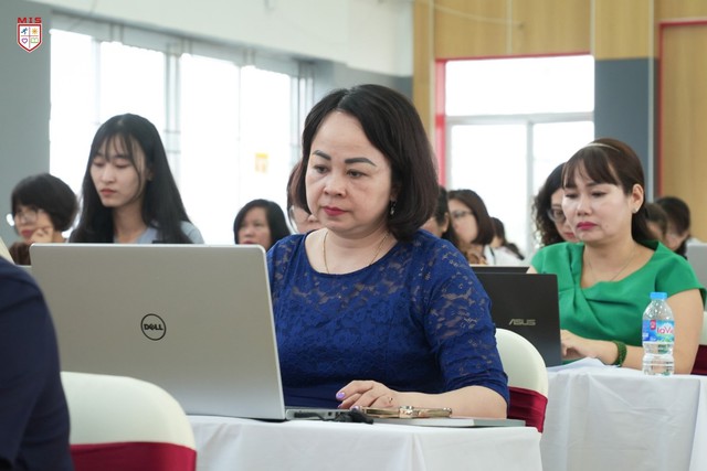 Hà Nội Gần 100 giáo viên thủ lĩnh chung tay định hình tương lai giáo dục trong kỷ nguyên AI với sự kiện AI EmpowerED – Khai mở sức mạnh giáo dục thời AI- Ảnh 10. Hà Nội Gần 100 giáo viên thủ lĩnh chung tay định hình tương lai giáo dục trong kỷ nguyên AI với sự kiện AI EmpowerED – Khai mở sức mạnh giáo dục thời AI- Ảnh 10.