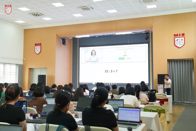 Hà Nội Gần 100 giáo viên thủ lĩnh chung tay định hình tương lai giáo dục trong kỷ nguyên AI với sự kiện AI EmpowerED – Khai mở sức mạnh giáo dục thời AI- Ảnh 14. Hà Nội Gần 100 giáo viên thủ lĩnh chung tay định hình tương lai giáo dục trong kỷ nguyên AI với sự kiện AI EmpowerED – Khai mở sức mạnh giáo dục thời AI- Ảnh 14.