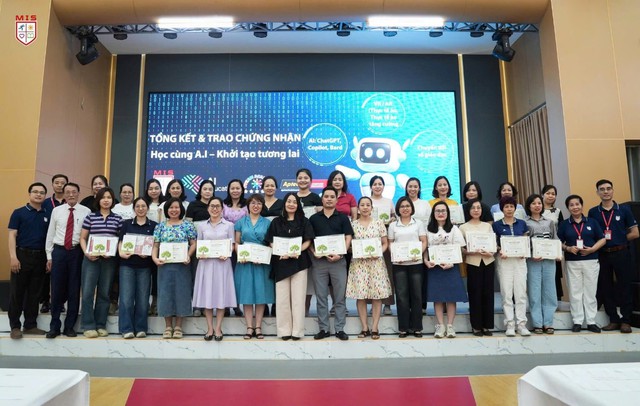 Hà Nội Gần 100 giáo viên thủ lĩnh chung tay định hình tương lai giáo dục trong kỷ nguyên AI với sự kiện AI EmpowerED – Khai mở sức mạnh giáo dục thời AI- Ảnh 19. Hà Nội Gần 100 giáo viên thủ lĩnh chung tay định hình tương lai giáo dục trong kỷ nguyên AI với sự kiện AI EmpowerED – Khai mở sức mạnh giáo dục thời AI- Ảnh 19.