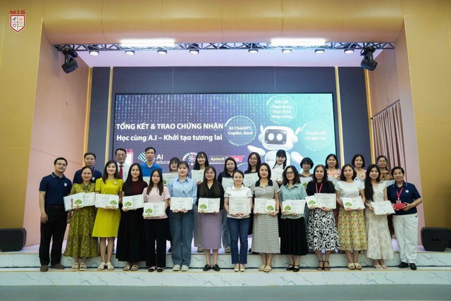 Hà Nội Gần 100 giáo viên thủ lĩnh chung tay định hình tương lai giáo dục trong kỷ nguyên AI với sự kiện AI EmpowerED – Khai mở sức mạnh giáo dục thời AI- Ảnh 17. Hà Nội Gần 100 giáo viên thủ lĩnh chung tay định hình tương lai giáo dục trong kỷ nguyên AI với sự kiện AI EmpowerED – Khai mở sức mạnh giáo dục thời AI- Ảnh 17.