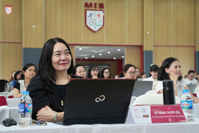 Hà Nội Gần 100 giáo viên thủ lĩnh chung tay định hình tương lai giáo dục trong kỷ nguyên AI với sự kiện AI EmpowerED – Khai mở sức mạnh giáo dục thời AI- Ảnh 6. Hà Nội Gần 100 giáo viên thủ lĩnh chung tay định hình tương lai giáo dục trong kỷ nguyên AI với sự kiện AI EmpowerED – Khai mở sức mạnh giáo dục thời AI- Ảnh 6.