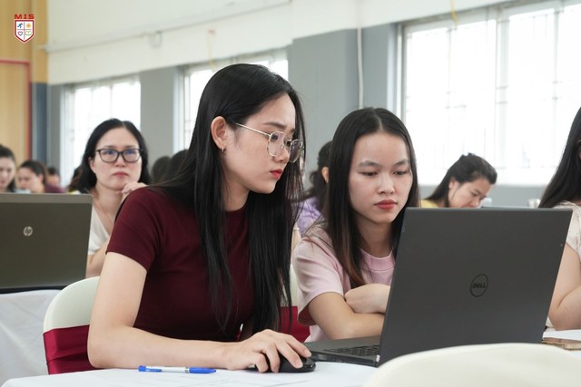 Hà Nội Gần 100 giáo viên thủ lĩnh chung tay định hình tương lai giáo dục trong kỷ nguyên AI với sự kiện AI EmpowerED – Khai mở sức mạnh giáo dục thời AI- Ảnh 9. Hà Nội Gần 100 giáo viên thủ lĩnh chung tay định hình tương lai giáo dục trong kỷ nguyên AI với sự kiện AI EmpowerED – Khai mở sức mạnh giáo dục thời AI- Ảnh 9.