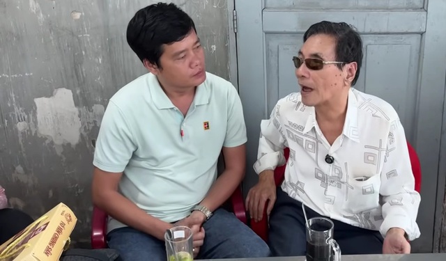 Nam NSND khiếm thị nhưng giàu có: Ngồi quán nước mất hơn 30 triệu tiền vé số mỗi tháng- Ảnh 1. Nam NSND khiếm thị nhưng giàu có: Ngồi quán nước mất hơn 30 triệu tiền vé số mỗi tháng- Ảnh 1.