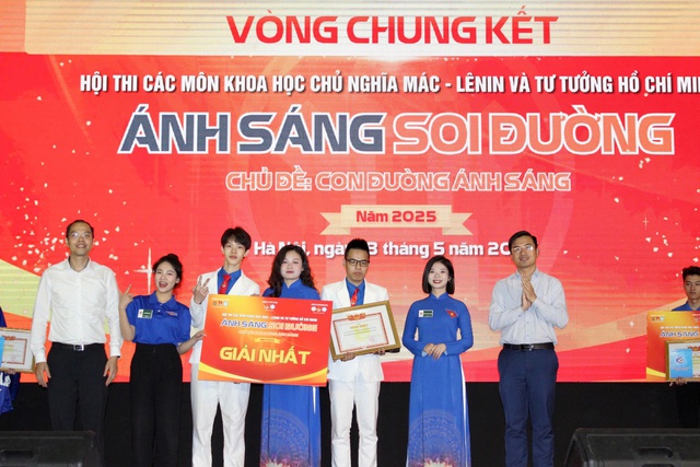 Chung kết Hội thi các môn khoa học và Chủ nghĩa Mác Lê-nin, tư tưởng Hồ Chí Minh- Ảnh 3. Chung kết Hội thi các môn khoa học và Chủ nghĩa Mác Lê-nin, tư tưởng Hồ Chí Minh- Ảnh 3.