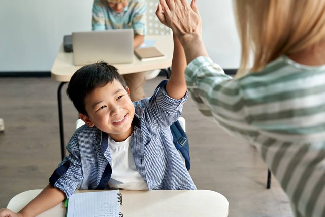 Tương lai con cái “hoá rồng hoá phượng” hay luẩn quẩn cối xay, đều phụ thuộc vào quyết định này của cha mẹ: Hãy cẩn trọng!- Ảnh 3.
