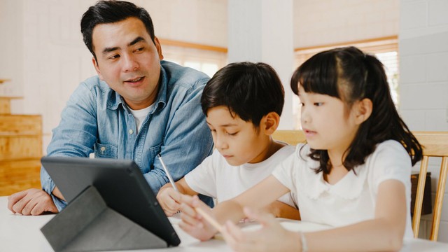 Tương lai con cái “hoá rồng hoá phượng” hay luẩn quẩn cối xay, đều phụ thuộc vào quyết định này của cha mẹ: Hãy cẩn trọng!- Ảnh 1.