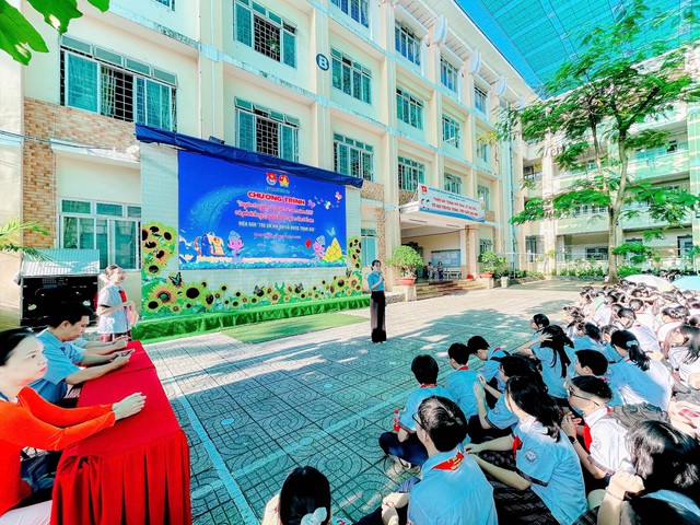 “Tháng 5 nhớ Bác” – Học sinh Thành phố Hồ Chí Minh học và làm theo gương Bác từ những điều nhỏ nhất- Ảnh 4. “Tháng 5 nhớ Bác” – Học sinh Thành phố Hồ Chí Minh học và làm theo gương Bác từ những điều nhỏ nhất- Ảnh 4.