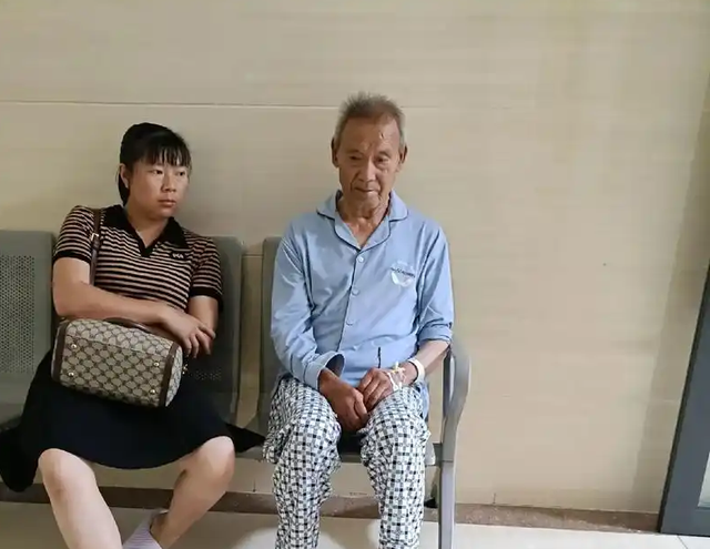 Bố chồng lương hưu gần 30 triệu/tháng nhưng tháng nào cũng "rải" cho cháu ngoại hết, còn cháu nội thì ông nói một câu khiến con dâu chạnh lòng- Ảnh 1. Bố chồng lương hưu gần 30 triệu/tháng nhưng tháng nào cũng "rải" cho cháu ngoại hết, còn cháu nội thì ông nói một câu khiến con dâu chạnh lòng- Ảnh 1.