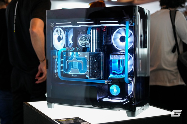 'Tất tần tật' về Corsair tại Computex 2025: Bàn phím 'siêu tùy biến', chuột có tới 12 nút và bộ máy tính hợp tác với tựa game Doom- Ảnh 5.