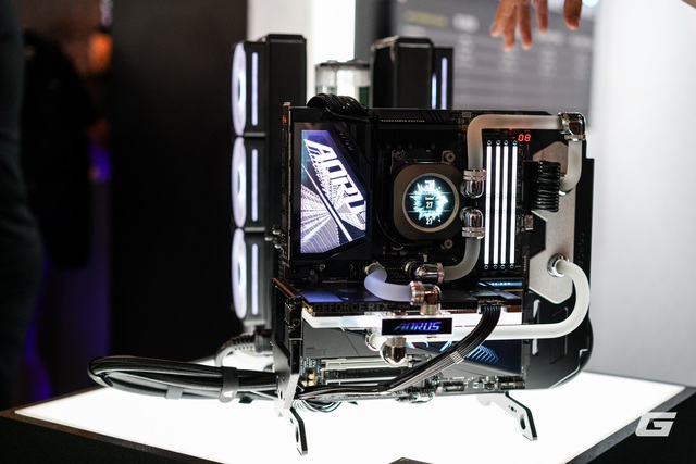 'Tất tần tật' về Corsair tại Computex 2025: Bàn phím 'siêu tùy biến', chuột có tới 12 nút và bộ máy tính hợp tác với tựa game Doom- Ảnh 8.